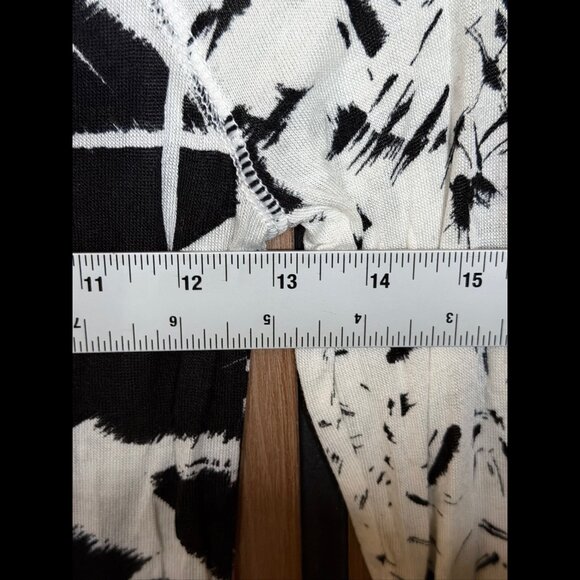 BCBG Maxazria Top XS Womens Black White Long Sleeve Modal Printed Abstract - Picture 3 of 7